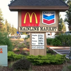 Sisters Mainline Station - Chevron / McDonalds