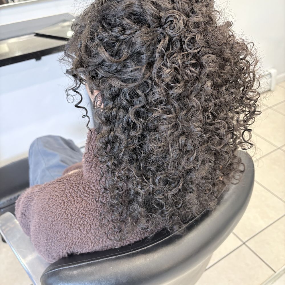 Mariellas Salon - Hair Salons Near Me - Queens, New York Mariellas Salon - Hair Salons Near Me - Queens, New York