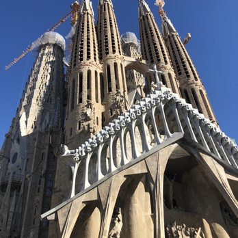 Barcelona City Tour - La Familia sagrada - Bus Tours Near Me - Barcelona, B