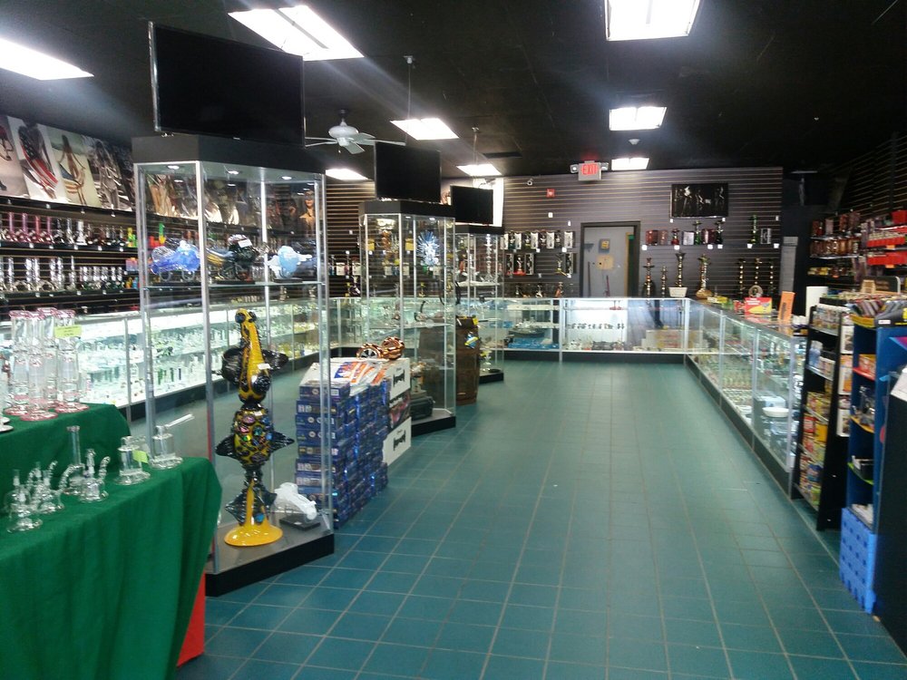 JAY’S SMOKE SHOP Updated September 2024 83 Maywood St, Worcester