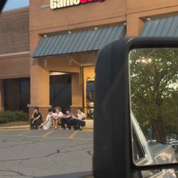 GameStop - Store closed for 10 minute break