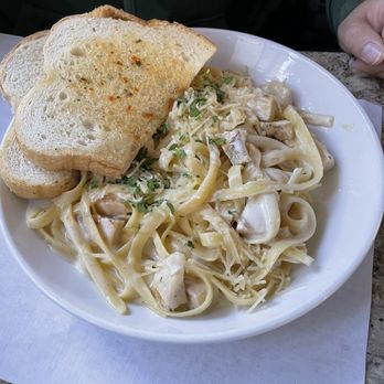 Cavalier Coastal Kitchen - Chicken Fettuccine Alfredo - American Near Me - San Simeon, California Cavalier Coastal Kitchen - Chicken Fettuccine Alfredo - American Near Me - San Simeon, California