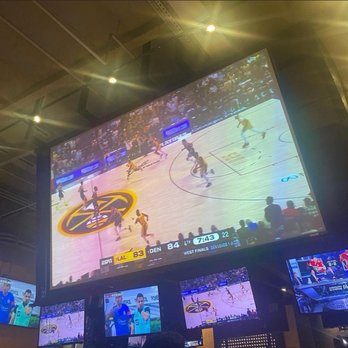 Buffalo Wild Wings - American Near Me - Salinas, California