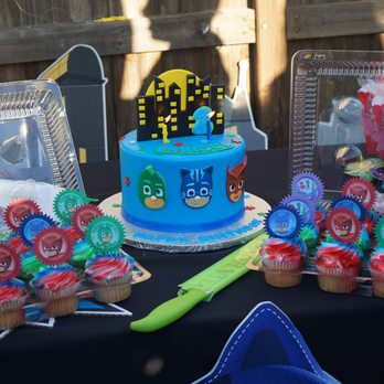 Unique Designer's Cake - Ej 2nd Birthday - Bakeries Near Me - Miami, Florida Unique Designer's Cake - Ej 2nd Birthday - Bakeries Near Me - Miami, Florida