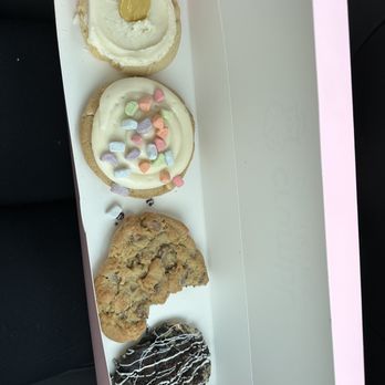 Crumbl - Morgantown - Bakeries Near Me - Morgantown, West Virginia Crumbl - Morgantown - Bakeries Near Me - Morgantown, West Virginia