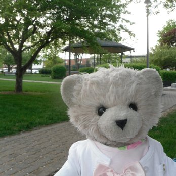 Woodstock Square - Isolde said 2 people scattered as she posed.  She figured they were in Witness Protection. - Parks Near Me - Woodstock, Illinois