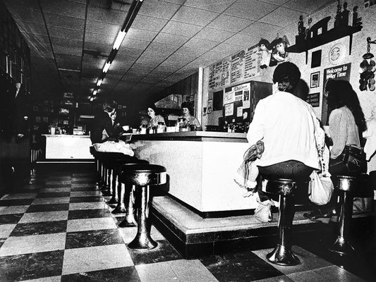 Mary Lou's Grill by null