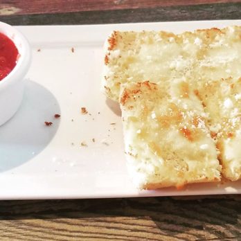 Salvage Yard Bar and Grill - Garlic cheese bread - Pizza Near Me - St Louis, Missouri Salvage Yard Bar and Grill - Garlic cheese bread - Pizza Near Me - St Louis, Missouri