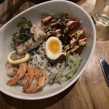 Fond - Fond seafood tsunami - Asian Fusion Near Me - Lahaina, Hawaii