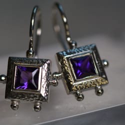 Benée Rubin Jewellery Design - Grape coloured, square cut amethysts sparkle in these sterling silver handcrafted earrings!