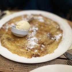 Carpe Diem - Crisp with apples and Ice cream vanilla