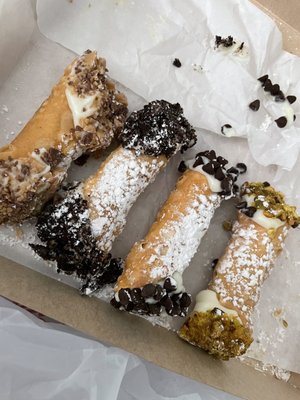 Kelly Cannoli by null