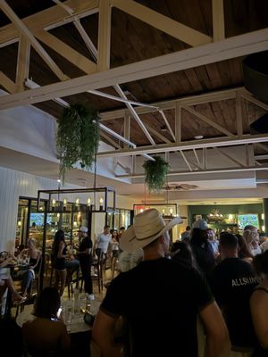 Hendy's on Henderson by null