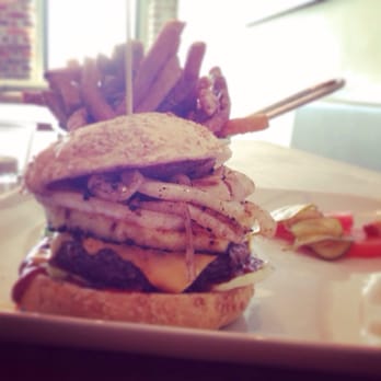 goldwasser - Burger der Woche im Goldwasser - Big Kahuna-Burger mit gegrillter Ananas, sehr leckerer Sauce, Käse und gerösteten Zwiebeln. - Dance Clubs Near Me - Mönchengladbach, NW goldwasser - Burger der Woche im Goldwasser - Big Kahuna-Burger mit gegrillter Ananas, sehr leckerer Sauce, Käse und gerösteten Zwiebeln. - Dance Clubs Near Me - Mönchengladbach, NW