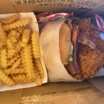 Shake Shack Walnut Creek - Burgers Near Me - Walnut Creek, California Shake Shack Walnut Creek - Burgers Near Me - Walnut Creek, California