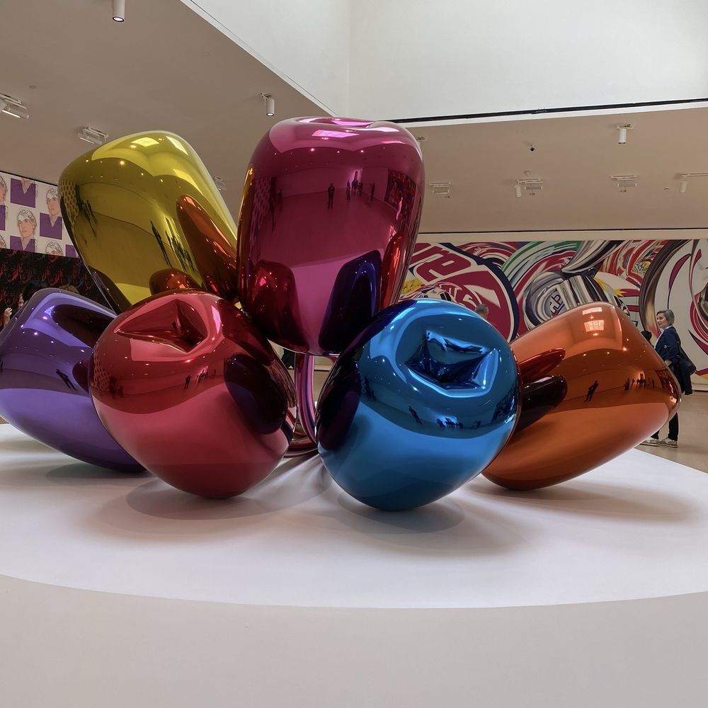 Museo Guggenheim Bilbao - Tulips by Jeff Koons. - Landmarks & Historical Buildings Near Me - Bilbao, BI