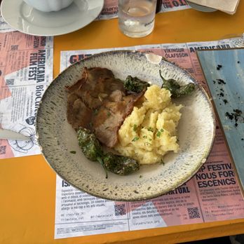 La Monroe - This is the pork and mashed potatoes, right? - Catalan Near Me - Barcelona, B