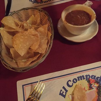El Compadre - complimentary chips & salsa - Mexican Near Me - Los Angeles, California