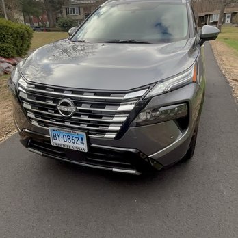 Crabtree Nissan - Nissan rogue platinum 2026 - Oil Change Stations Near Me - Middlebury, Connecticut