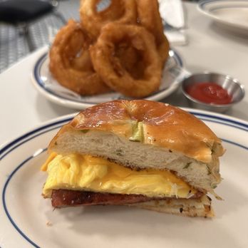 Susie's Rise & Dine - Diners Near Me - Toronto, Ontario Susie's Rise & Dine - Diners Near Me - Toronto, Ontario