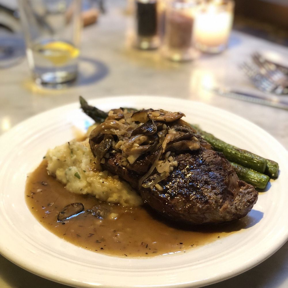 Mizuna - Steak with garlic mashed potatoes and asparagus - New American Near Me - Spokane, Washington