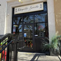 Cannon Bakery - Front door