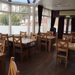 The Woodman Pub - Conservatory seating area
