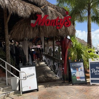 Monty's Raw Bar - Seafood Near Me - Miami, Florida