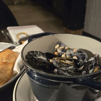 The Edison Kitchen & Cocktails - Mussels - New American Near Me - Milwaukee, Wisconsin