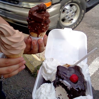Bobbie's Dairy Dip - Ice cream cones & brownie sundae. - Ice Cream & Frozen Yogurt Near Me - Nashville, Tennessee Bobbie's Dairy Dip - Ice cream cones & brownie sundae. - Ice Cream & Frozen Yogurt Near Me - Nashville, Tennessee