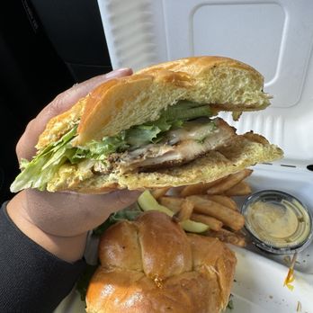 Parkway Deli & Restaurant - Grilled Chicken Club - Delis Near Me - Silver Spring, Maryland