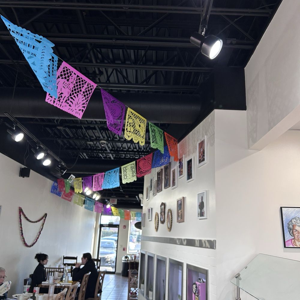 Abuelita Coco - Interior - Vegan Near Me - Oak Lawn, Illinois