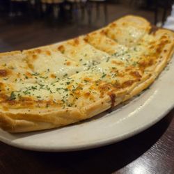La Bella Sicilia - Very tasty garlic cheese bread
