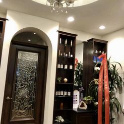 Fiona Beauty Spa - Lobby product display