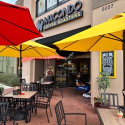 Macondo Coffee Roasters - Wesley Chapel - Outside seating