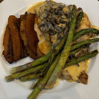 MonteMar - Creamy chicken with asparagus and Plantain - Mexican Near Me - Lawrenceville, Georgia