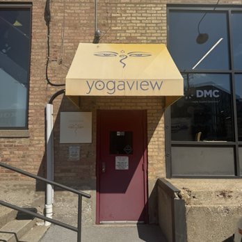 Yogaview Chicago - Front Entrance - Yoga Near Me - Chicago, Illinois