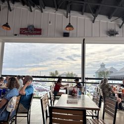 Hunt's Oyster Bar & Seafood Restaurant