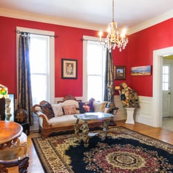 The Flying Frog Bed & Breakfast - 1st floor common room for guest use