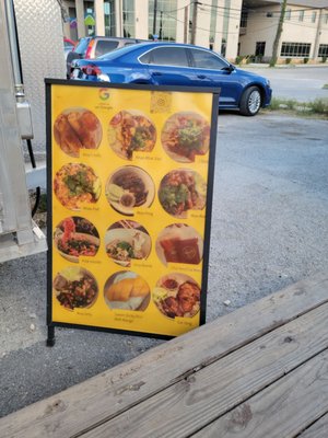 Aroy Ver Thai Bite the food truck by null