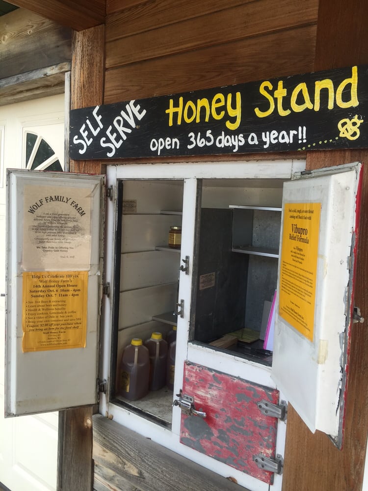 Wolf Honey Farm Logo