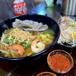 V Bites - Mi Quang