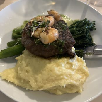 1587 Restaurant - Seafood Near Me - Manteo, North Carolina