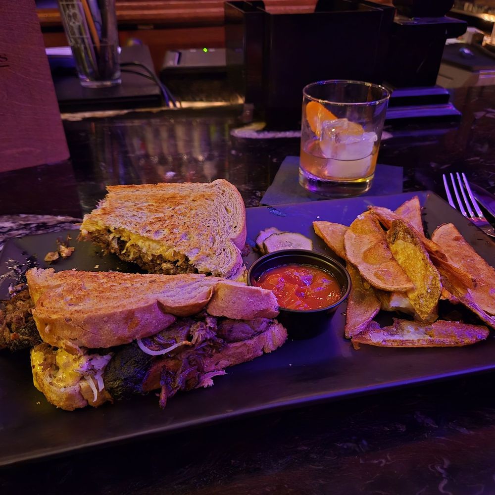 Baxter’s 1892 - Short rib brisket reuben - Music Venues Near Me - New Bern, North Carolina Baxter’s 1892 - Short rib brisket reuben - Music Venues Near Me - New Bern, North Carolina