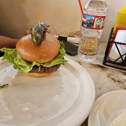 Primo’s Cafe - Jalapeno popper burger