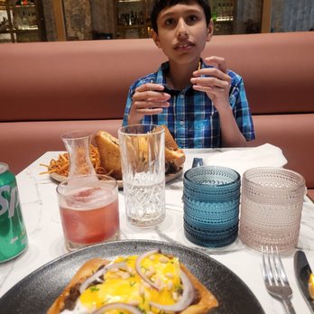 Reyna - Mediterranean Near Me - New York, New York