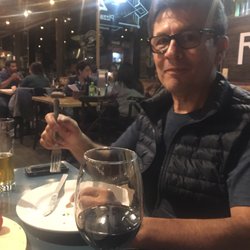 Rincon 28 - Vino cerveza y tabla de quesoa