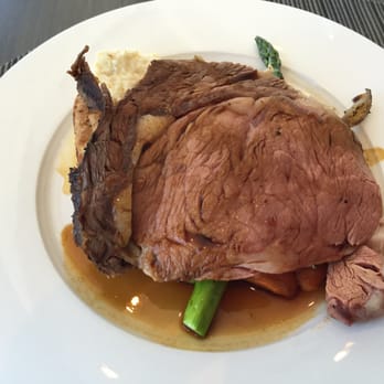 360 Restaurant - Prim ribs, nice, gets cold very quickly. - Canadian (New) Near Me - Toronto, Ontario