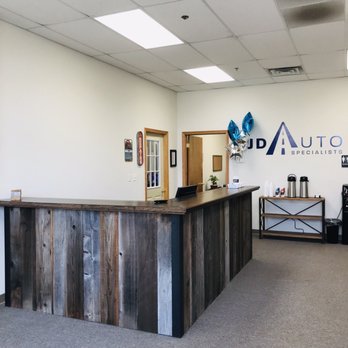 JD Auto Specialists - Waiting room - Auto Repair Near Me - Lake In The Hills, Illinois JD Auto Specialists - Waiting room - Auto Repair Near Me - Lake In The Hills, Illinois
