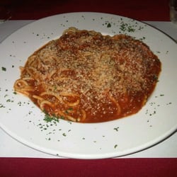 Salerno - 1/2 Spaghetti & 1/2 Meat Stuffed Ravioli in Meat Sauce